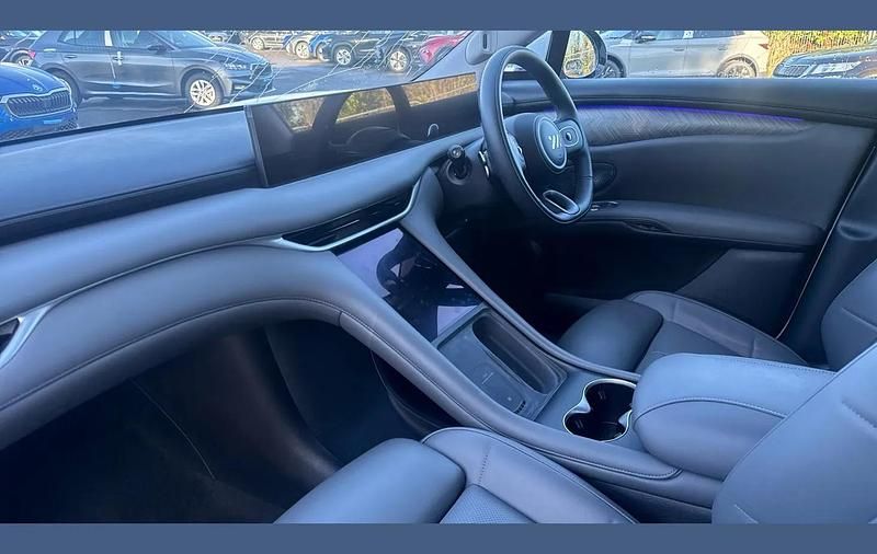 Begagnad MG IM6 Performance 553 kW (752 HK) 2025 Vit SUV