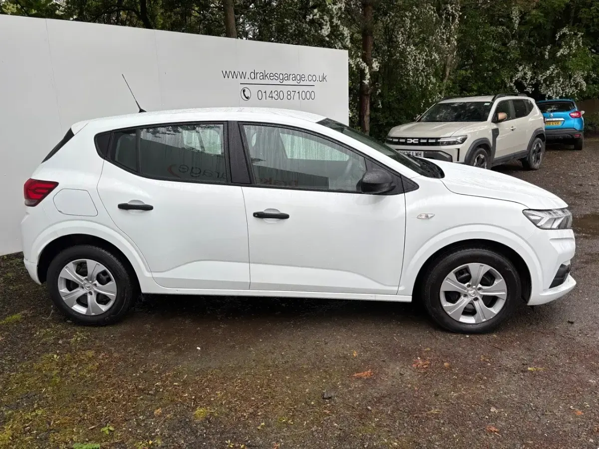 Used Dacia Sandero Essentiel 2021 White Hatchback