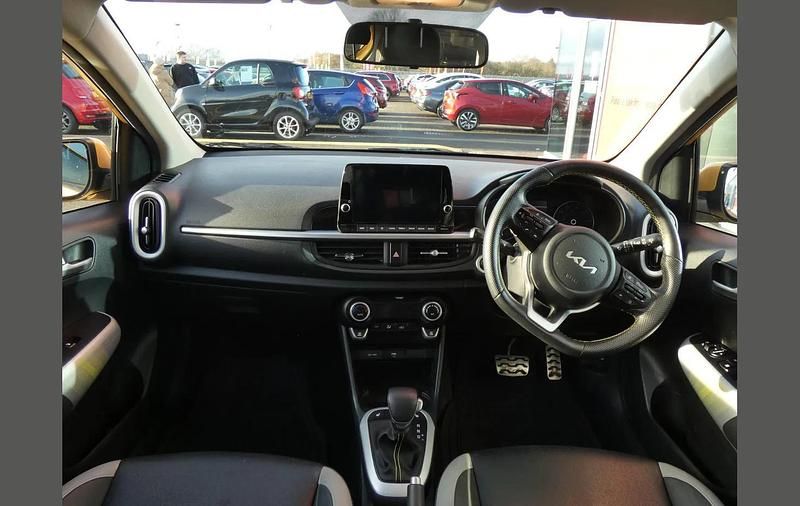 Used Kia Picanto X-Line 65 HP (47 kW) 2023 Yellow Hatchback