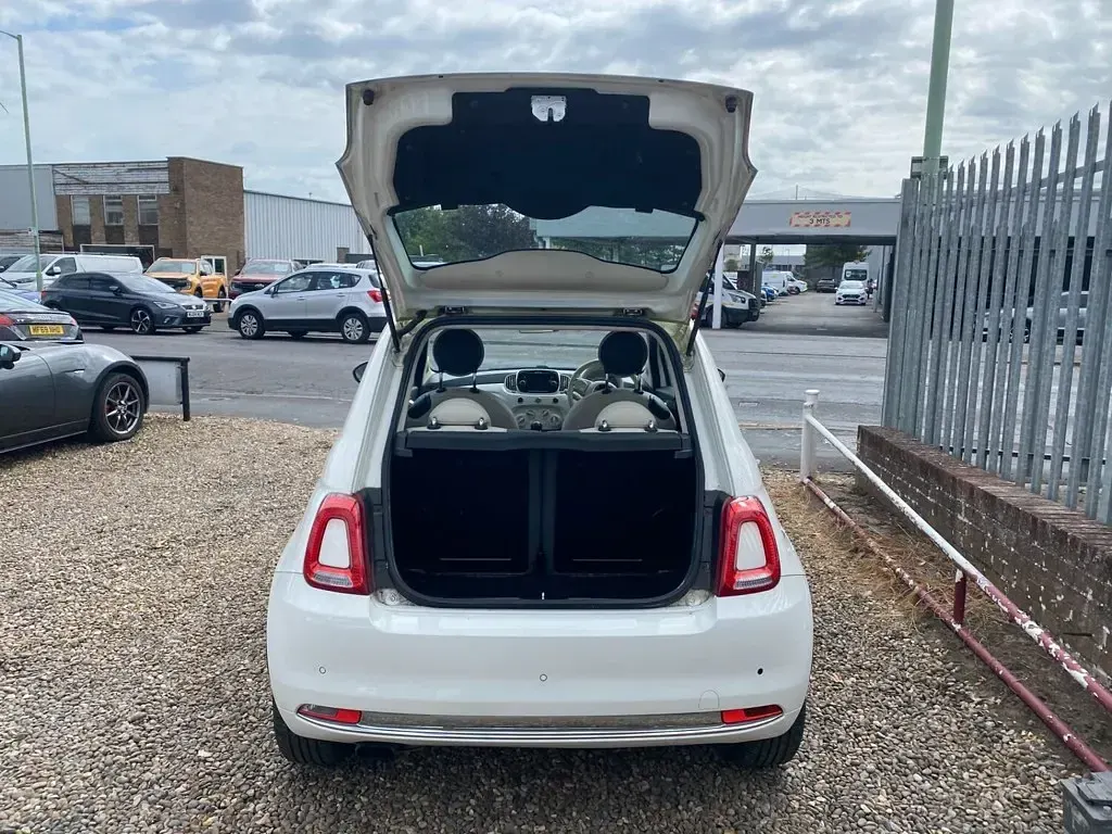 Used Fiat 500 Lounge 105 HP (77 kW) 2016 White Hatchback