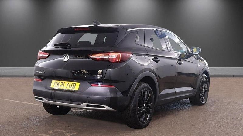 Used Vauxhall Grandland X SRi 130 HP (95 kW) 2021 Black SUV