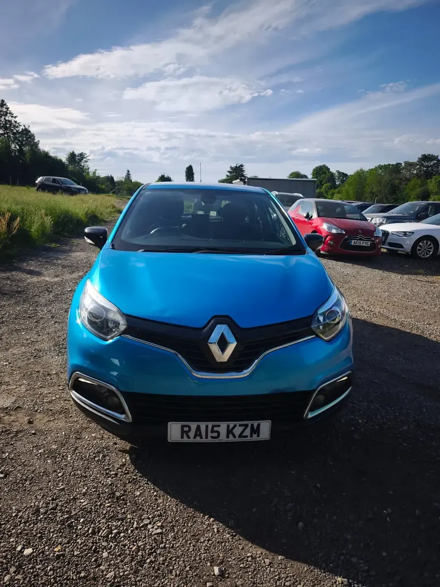 Used Renault Captur Dynamique 90 HP (66 kW) 2015 Blue SUV