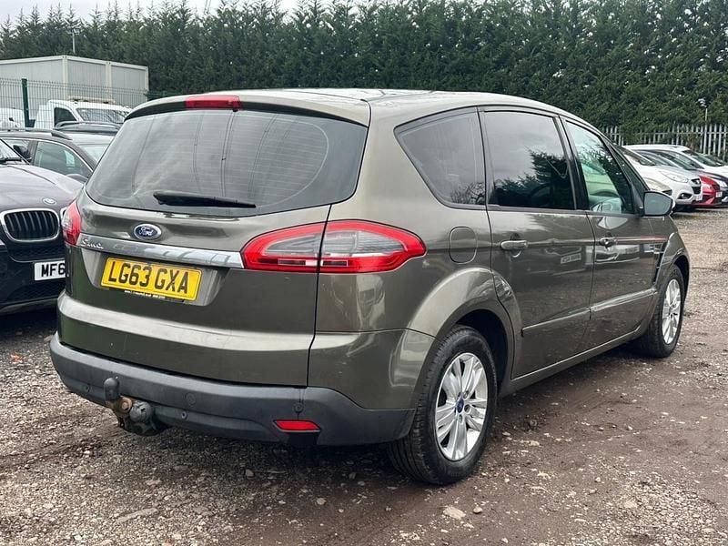 Used Ford S-MAX Zetec 140 HP (102 kW) 2013 Green MPV