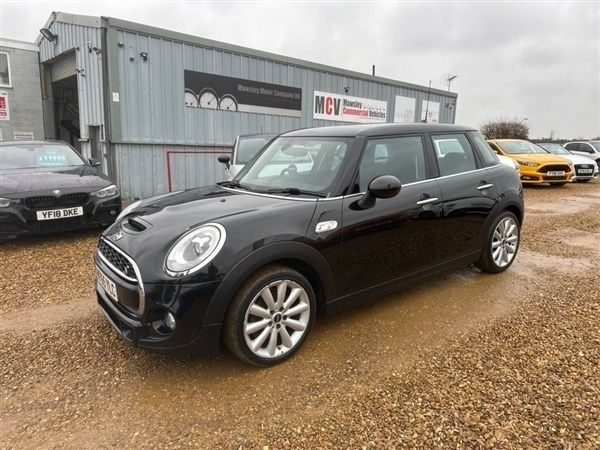 Black Used 2015 Mini Cooper S Hatch Hatchback | £8,490 (Good price) - Image 1/1