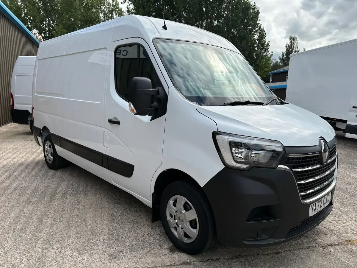 Used Renault Master Business 135 HP (99 kW) 2023 White MPV