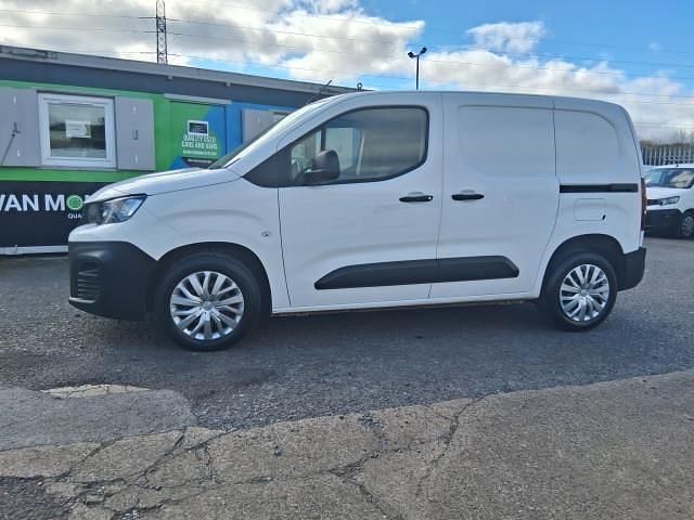 Used Peugeot Partner 2020 White MPV