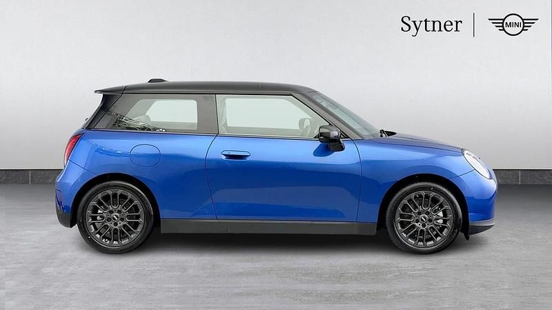Used Mini Cooper Hatch 133 kW (181 HP) 2025 Blue Hatchback