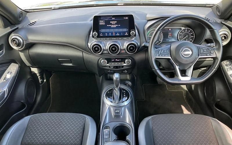 Used Nissan Juke N-Connecta 143 HP (105 kW) 2023 Grey SUV
