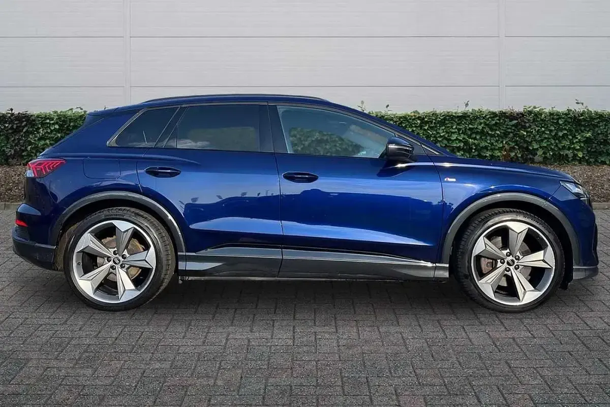 Used Audi Q4 e-tron Black Edition 219 kW (299 HP) 2023 Blue SUV