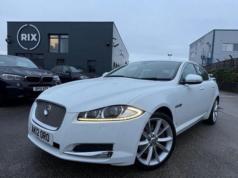 Used Jaguar XF SE 190 HP (139 kW) 2012 White Sedan