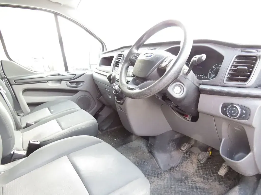 Used Ford Transit Custom 105 HP (77 kW) 2019 White Van