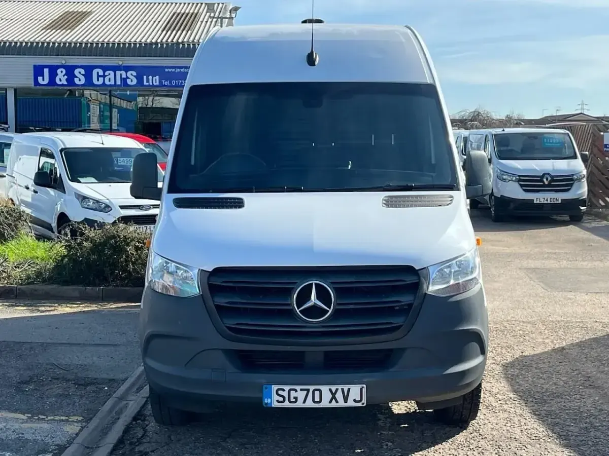 Usado Mercedes Sprinter 163 HP (119 kW) 2020 Branco Van