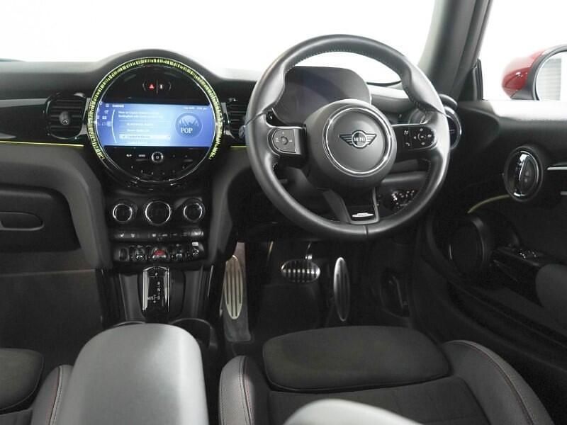 Usado Mini Cooper Hatch 134 HP (98 kW) 2023 Preto Citadino