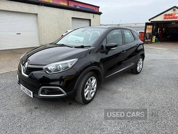 Used Renault Captur Dynamique 90 HP (66 kW) 2015 Black SUV