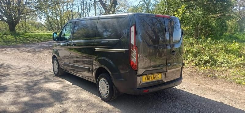Usado Ford Transit Custom Trend 130 HP (95 kW) 2017 Cinzento Van