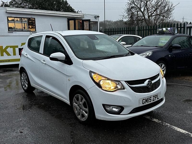Used Vauxhall Viva 75 HP (55 kW) 2015 White Hatchback