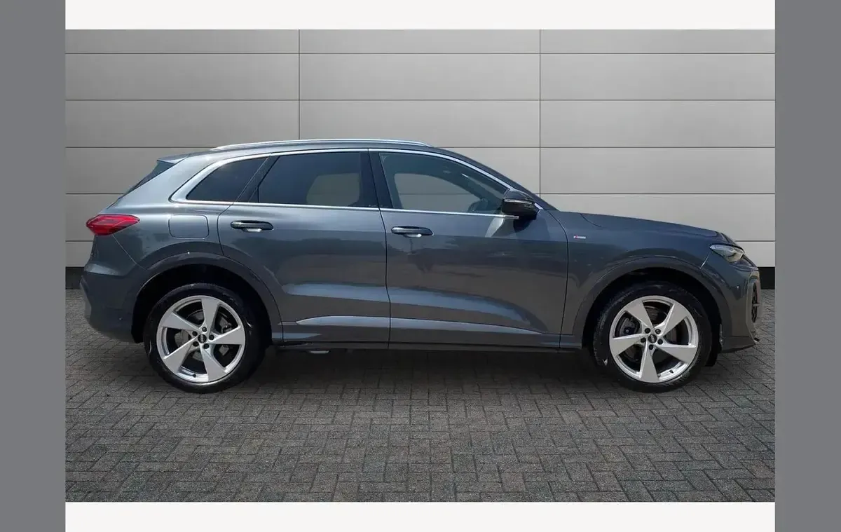 Used Audi Q5 S-Line 204 HP (150 kW) 2025 Grey SUV