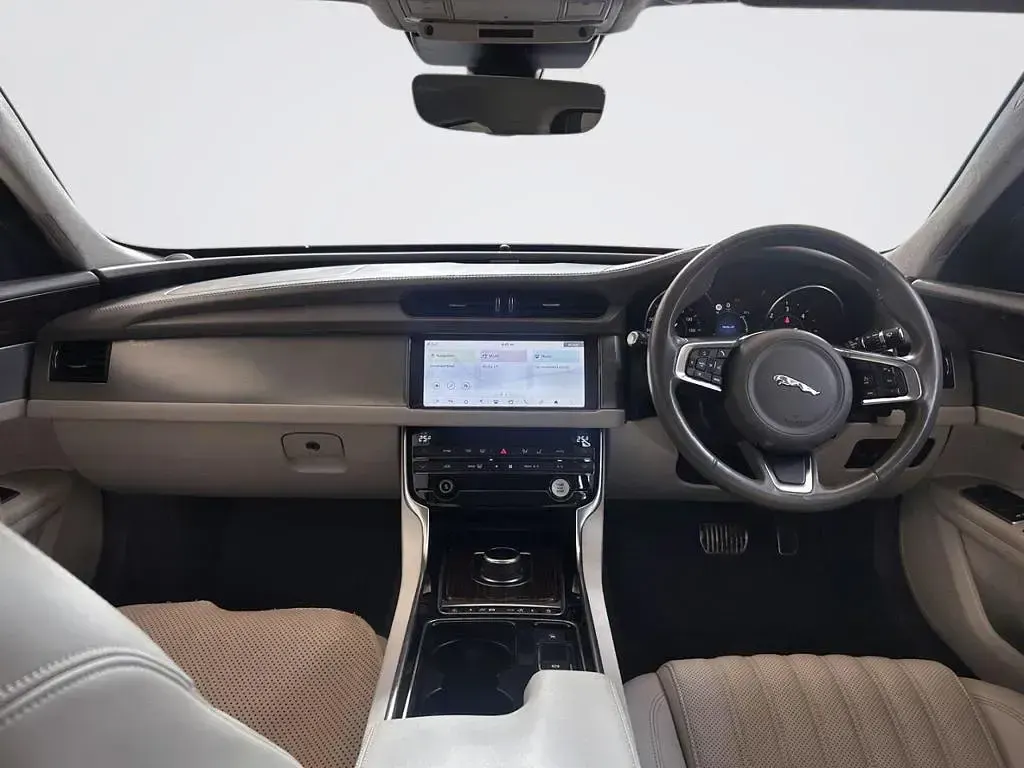 Used Jaguar XF Portfolio 180 HP (132 kW) 2020 Grey Sedan