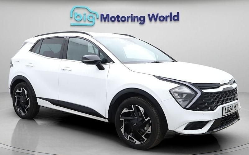 White Used 2023 Kia Sportage GT-Line SUV | £24,300 (Fair price) - Image 1/4
