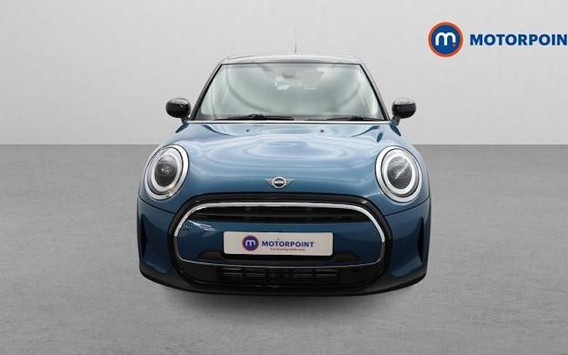 Usado Mini Cooper Classic 136 HP (100 kW) 2022 Azul Citadino