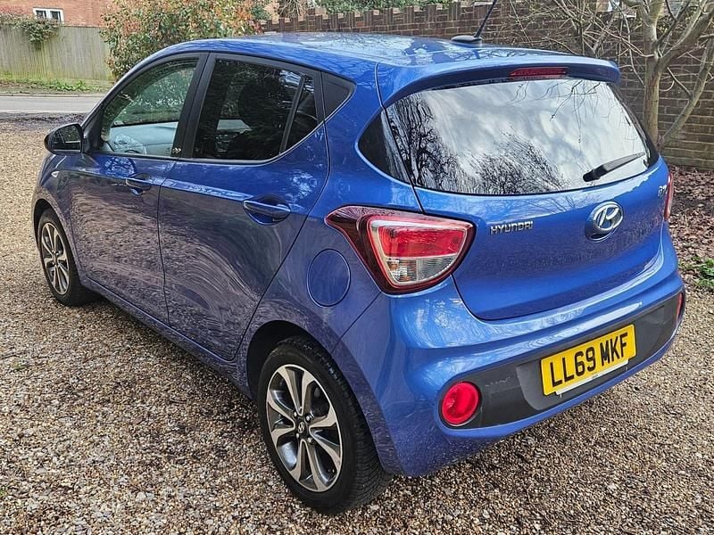 Used Hyundai i10 67 HP (49 kW) 2019 Blue Hatchback
