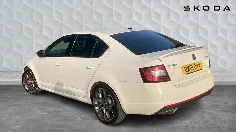 Used Skoda Octavia vRS 245 HP (180 kW) 2019 Candy white Hatchback
