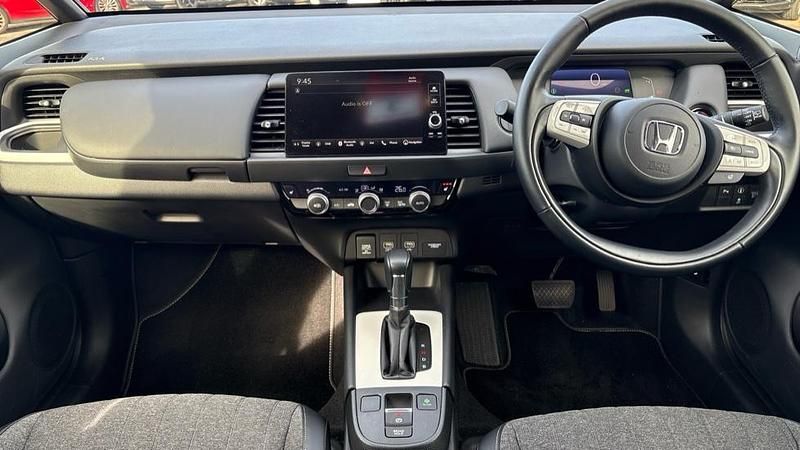 Used Honda Jazz Hybrid 109 HP (80 kW) 2020 Special solid  platinum white Hatchback