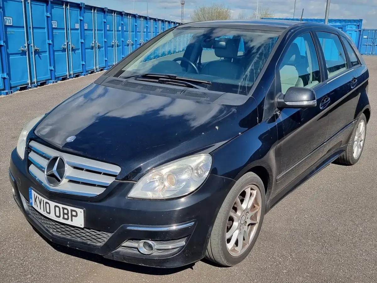 Usado Mercedes B200 2010 Preto Monovolume