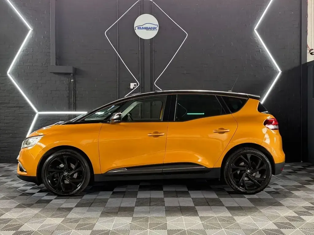 Usado Renault Scénic IV Dynamique 110 HP (80 kW) 2017 Amarelo Monovolume