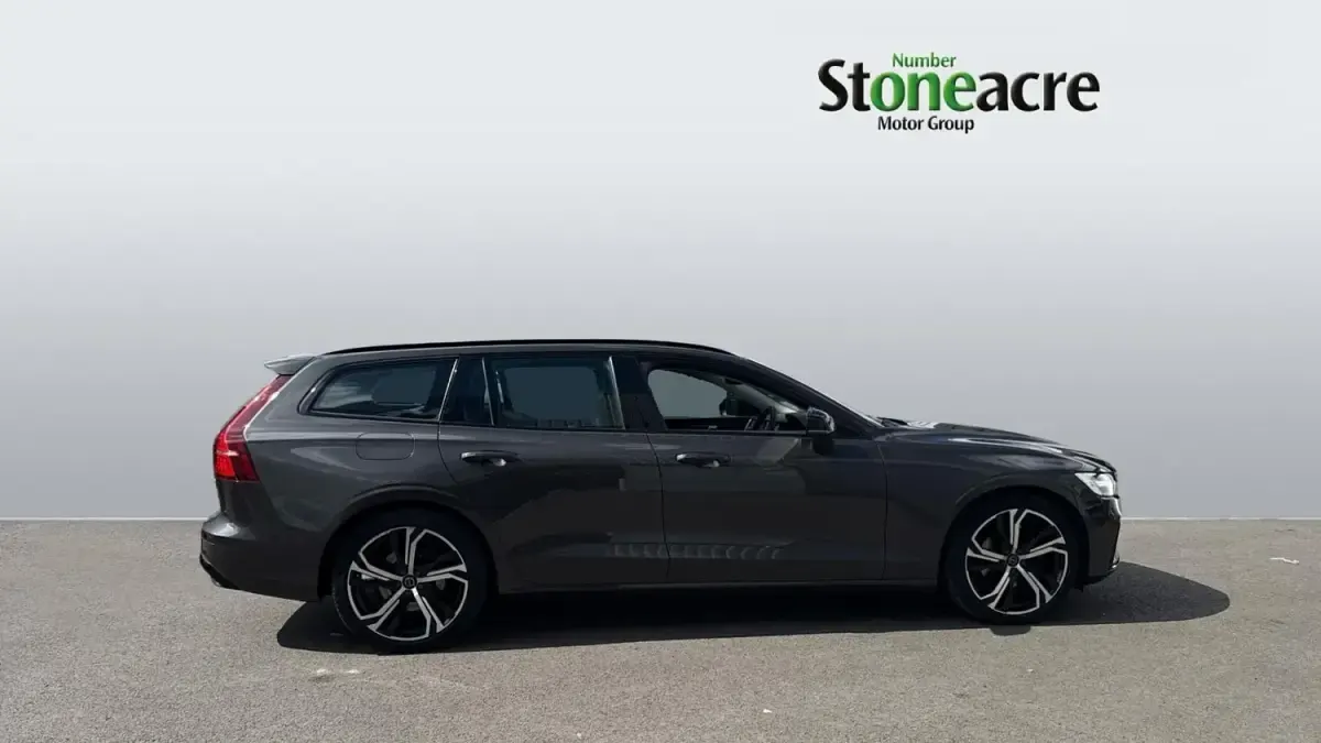 Usado Volvo V60 Plus 2023 Cinzento Carrinha
