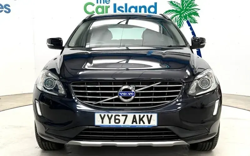 Used Volvo XC60 SE 190 HP (139 kW) 2017 Blue SUV