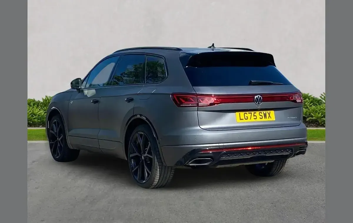 Used VW Touareg R 462 HP (339 kW) 2025 Grey SUV