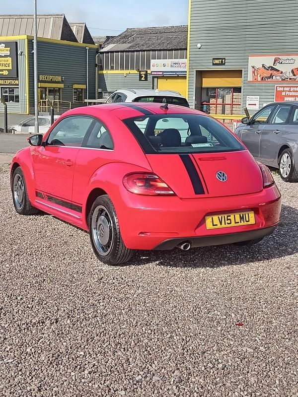 Used VW Beetle Design 105 HP (77 kW) 2015 Red Hatchback