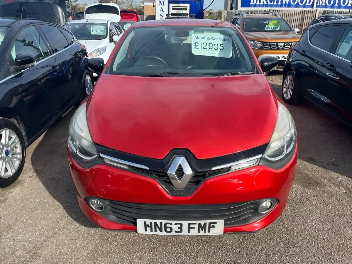Used Renault Clio Dynamique 90 HP (66 kW) 2013 Red Hatchback