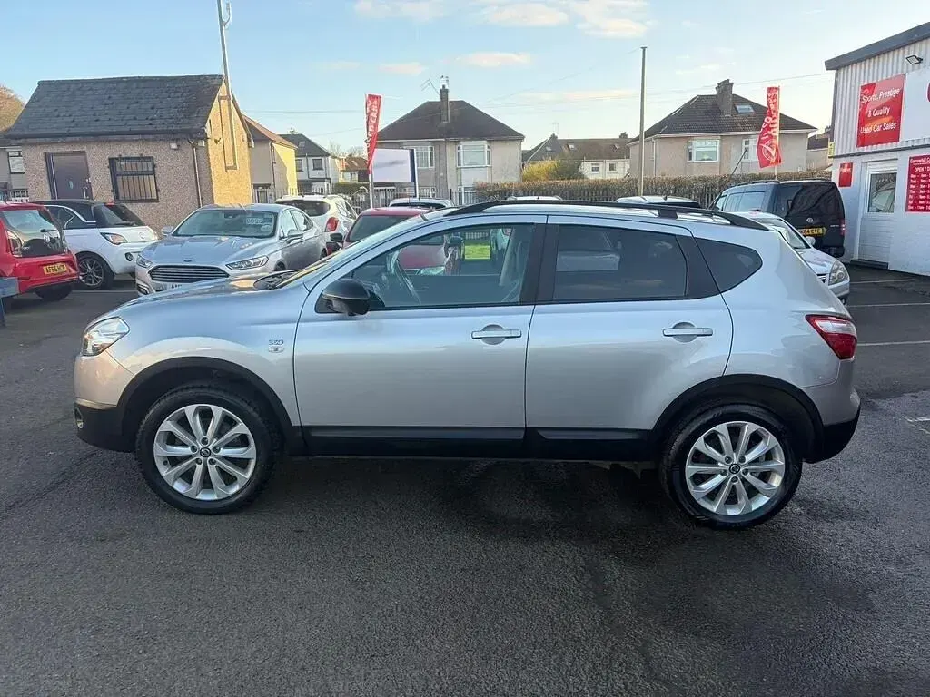 Used Nissan Qashqai 360º 117 HP (86 kW) 2013 Silver SUV
