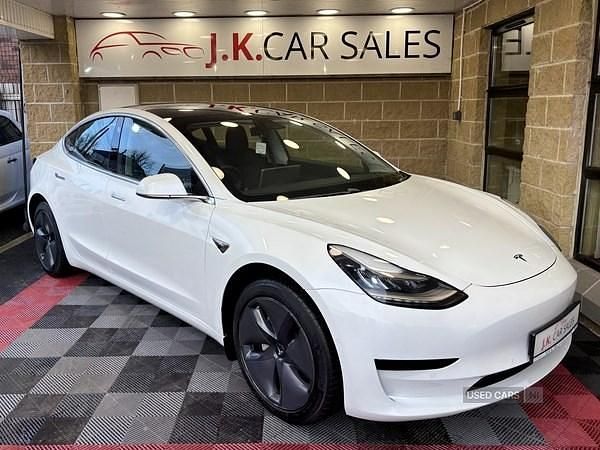 Used Tesla Model 3 Standard Range 177 kW (241 HP) 2020 White Sedan