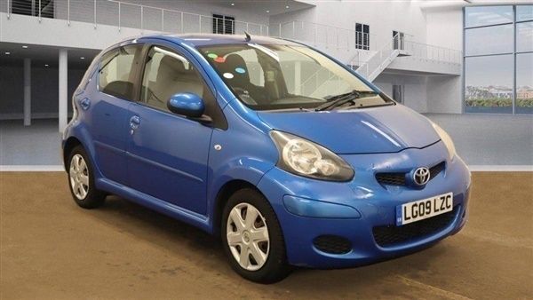 Blue Used 2009 Toyota Aygo Hatchback | £2,350 (A bit pricey) - Image 1/1