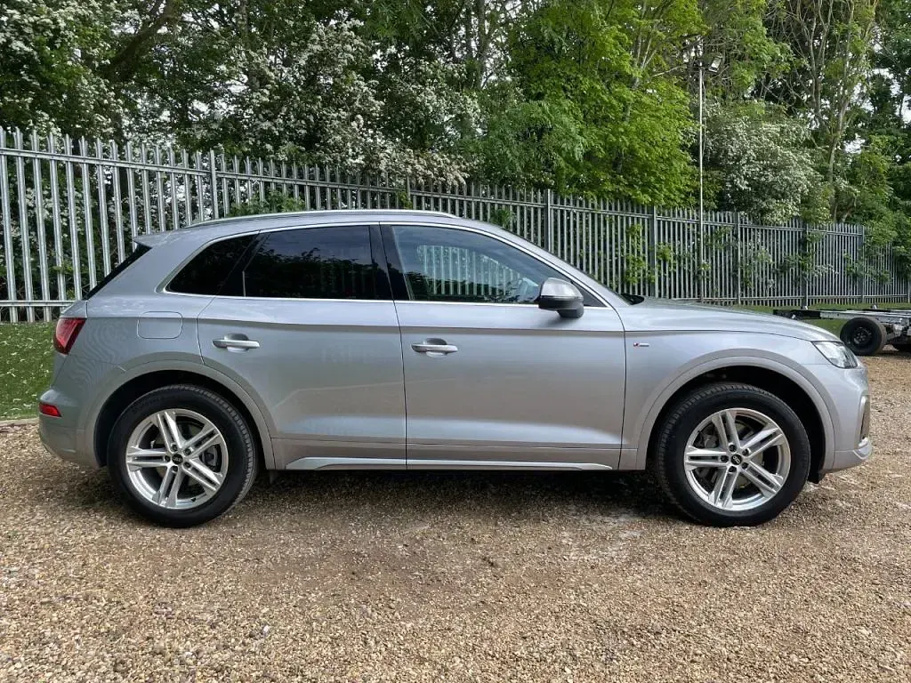 Used Audi Q5 S-Line 265 HP (194 kW) 2022 Silver SUV