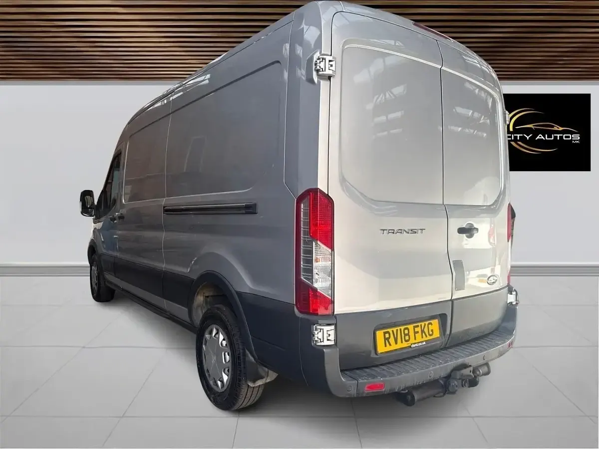 Begagnad Ford Transit 130 HK (95 kW) 2018 Silver Van