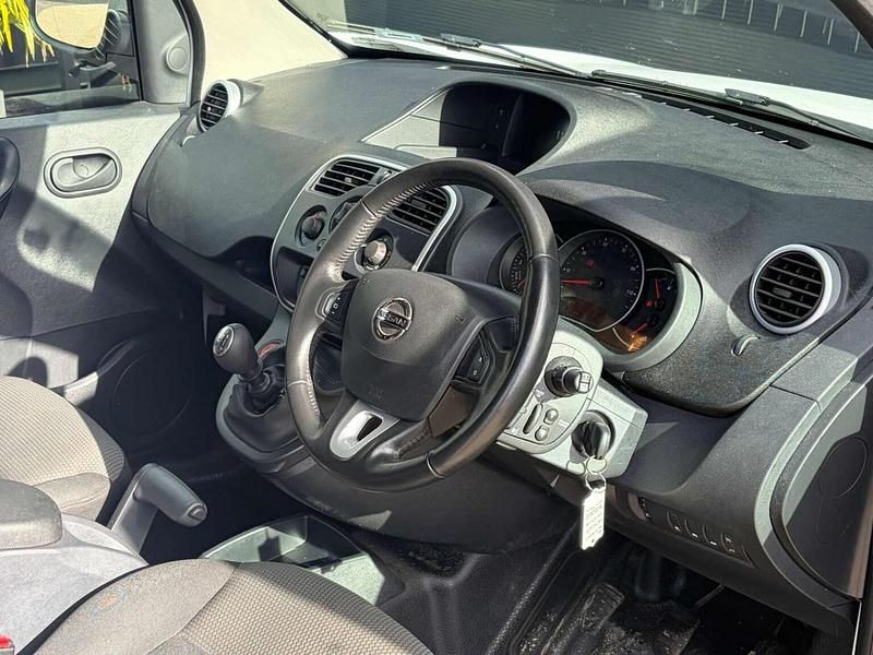 Used Nissan NV250 S 95 HP (69 kW) 2021 White Van