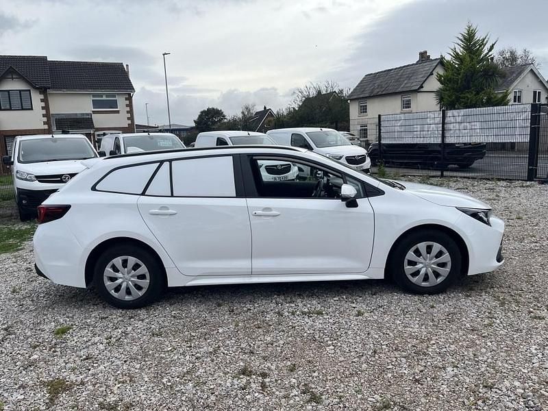 Usado Toyota Corolla 120 HP (88 kW) 2023 Branco