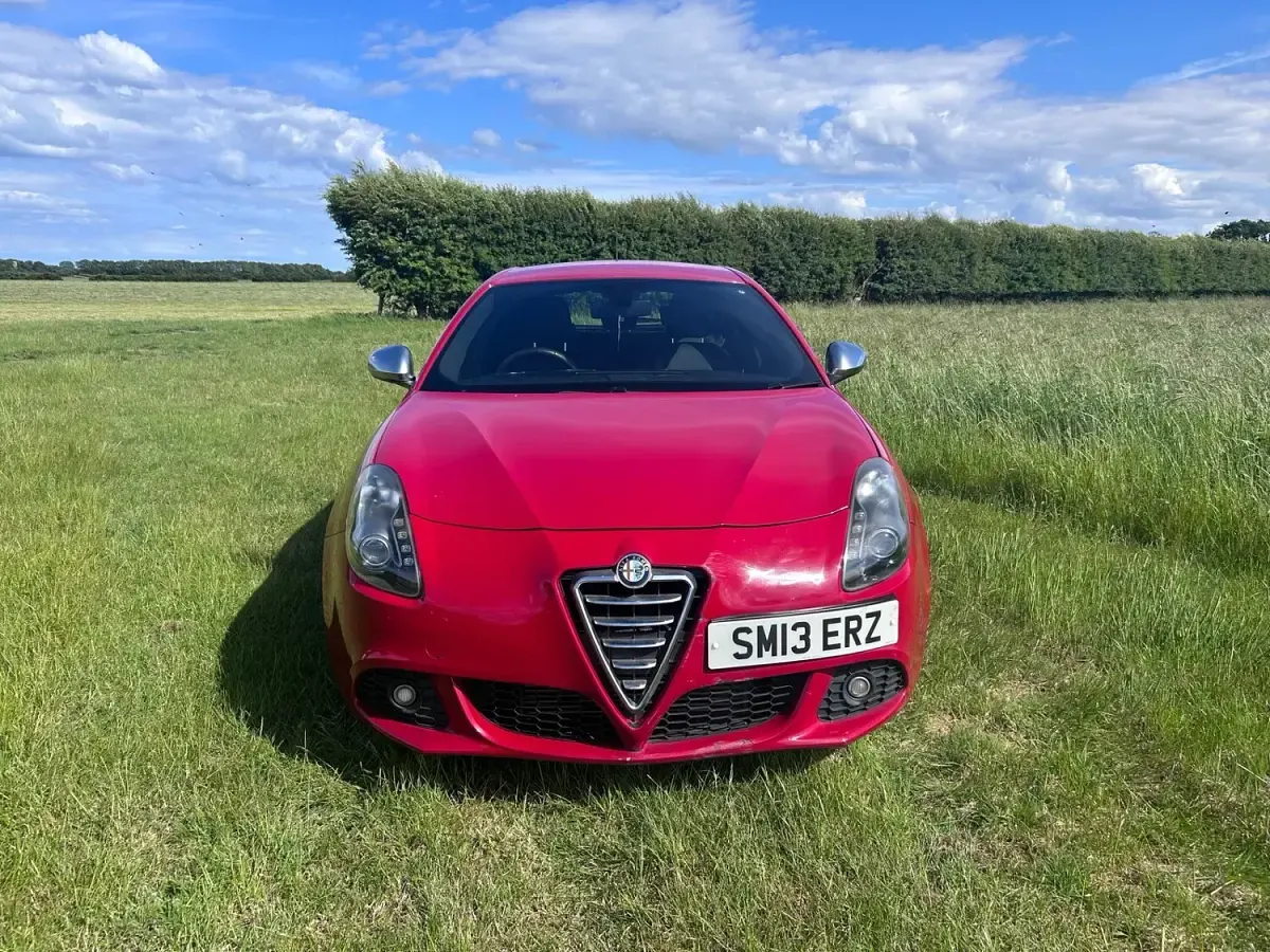 Used Alfa Romeo Giulietta 105 HP (77 kW) 2013 Red Hatchback