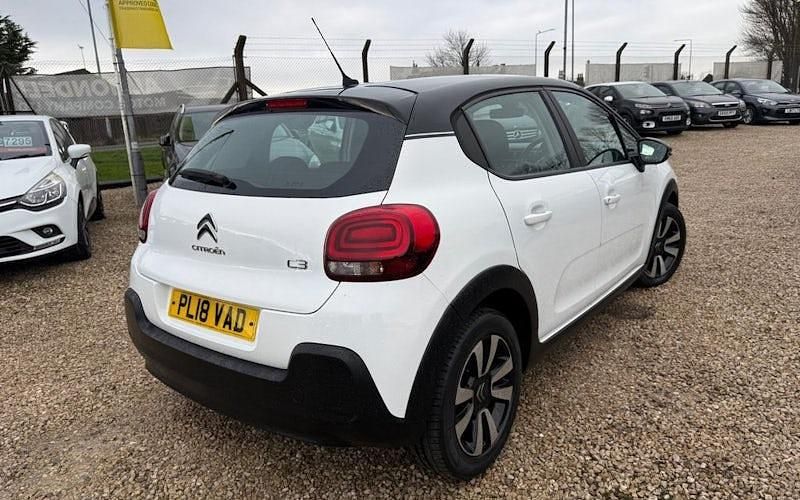 Used Citroën C3 Feel 68 HP (50 kW) 2018 White Hatchback