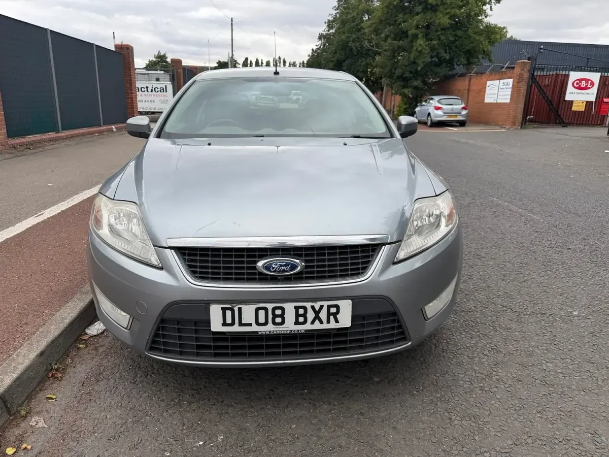Used Ford Mondeo Zetec 140 HP (102 kW) 2008 Silver Hatchback