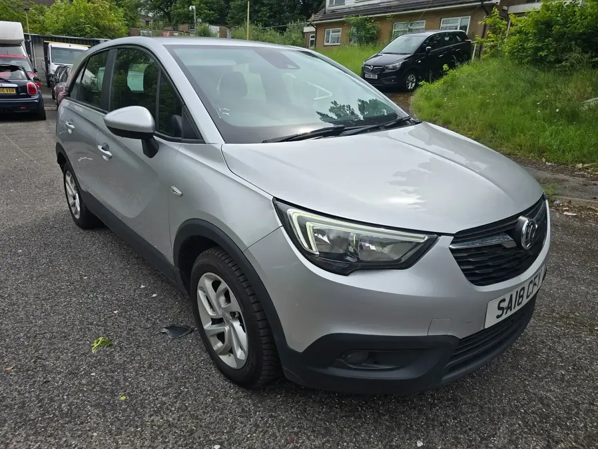 Used Vauxhall Crossland X 99 HP (72 kW) 2018 Silver SUV