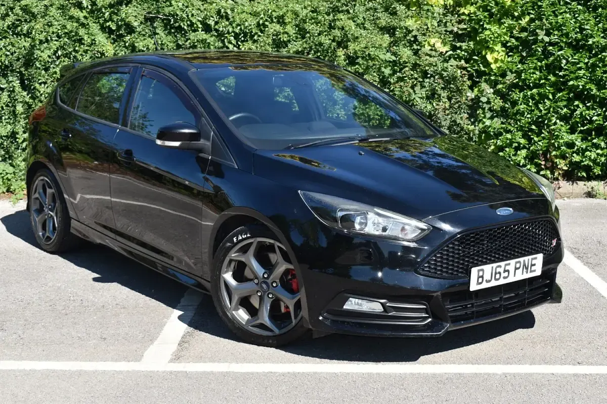 Used Ford Focus ST 185 HP (136 kW) 2015 Black Hatchback