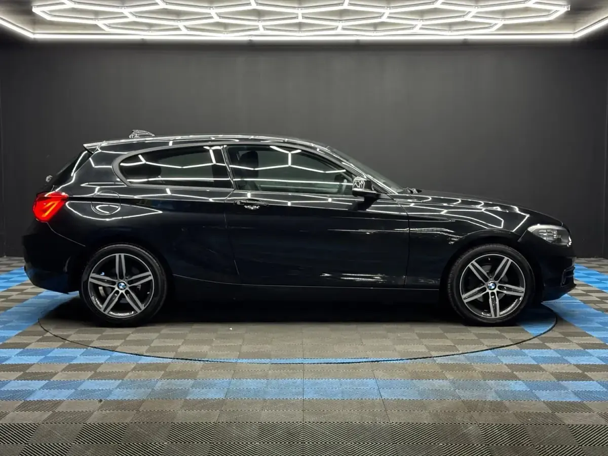 Używany BMW 118 Sport Line 2018 Czarny Hatchback