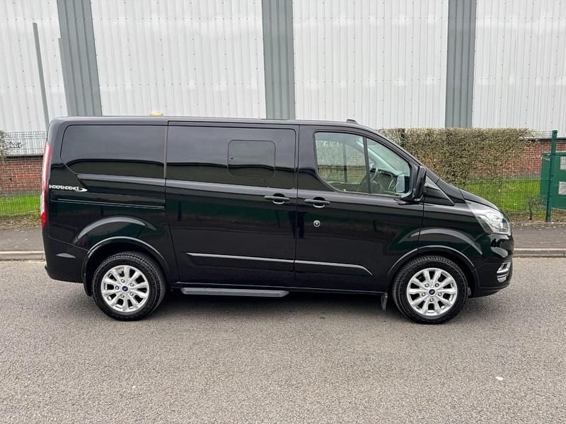 Used Ford Tourneo Titanium 130 HP (95 kW) 2022 Black MPV