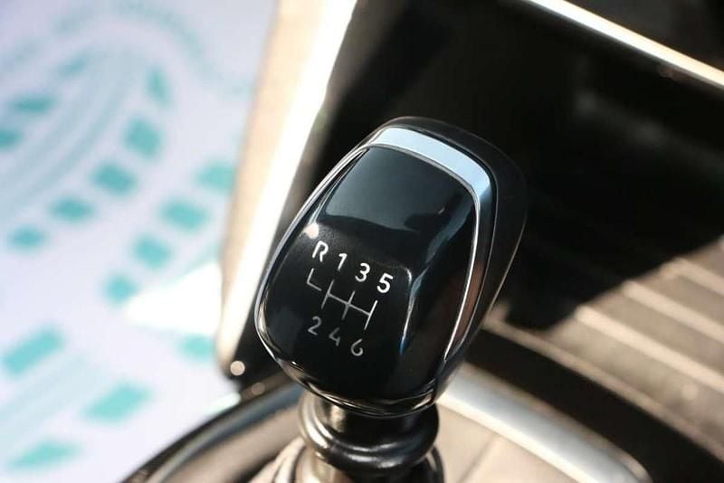 Used Peugeot 2008 Allure 129 HP (94 kW) 2025 White SUV