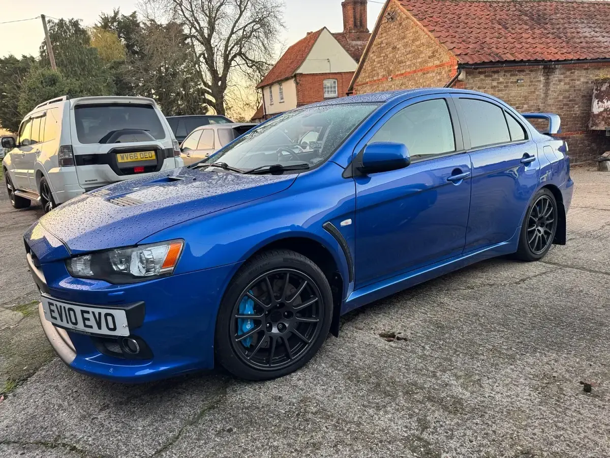 Used Mitsubishi Lancer 240 HP (176 kW) 2010 Blue Sedan
